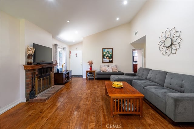 28260 Bockdale, Canyon Country, CA 91387 — photo 8 of 25