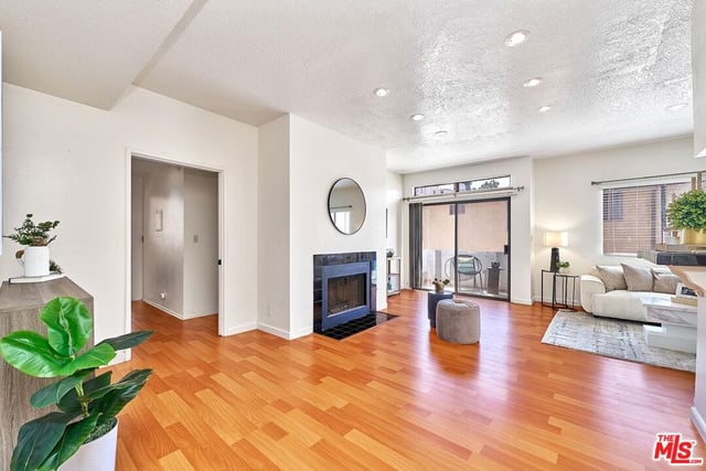 431 S Kingsley Drive 205, Los Angeles, CA 90020 — photo 4 of 42