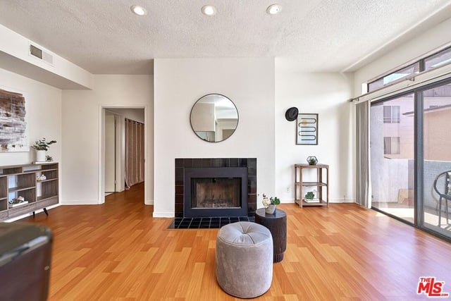431 S Kingsley Drive 205, Los Angeles, CA 90020 — photo 8 of 42