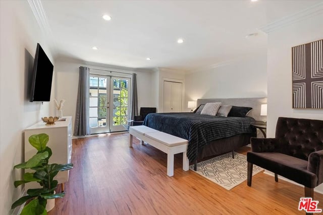 8818 Rosewood Avenue, West Hollywood, CA 90048 — photo 15 of 34