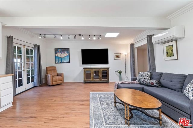 8818 Rosewood Avenue, West Hollywood, CA 90048 — photo 19 of 34
