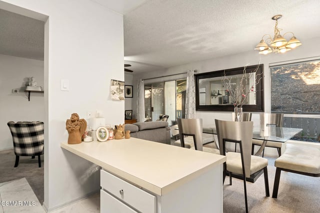 327 Chestnut Hill Court 11, Thousand Oaks, CA 91360 — photo 2 of 20