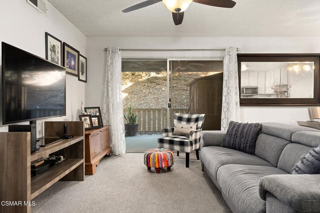 327 Chestnut Hill Court 11, Thousand Oaks, CA 91360 — photo 4 of 20