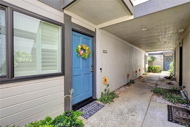 6543 Stoney View 4, Simi Valley, CA 93063 — photo 2 of 46