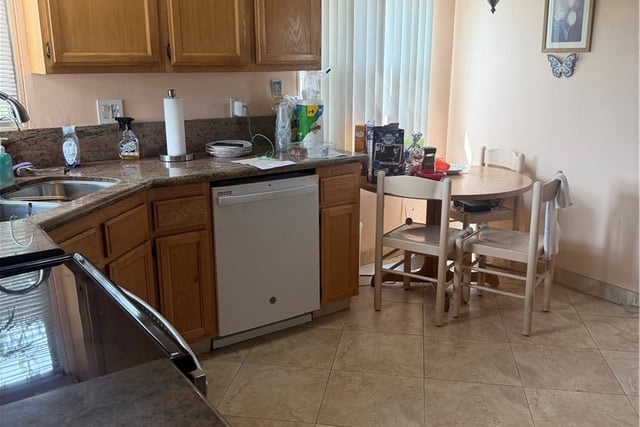 1381 N Glenfinnan, Covina, CA 91722 — photo 6 of 12