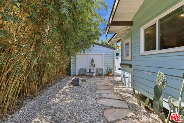 933 Walnut Avenue, Long Beach, CA 90813 — photo 16 of 26