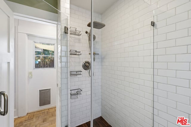 933 Walnut Avenue, Long Beach, CA 90813 — photo 8 of 26