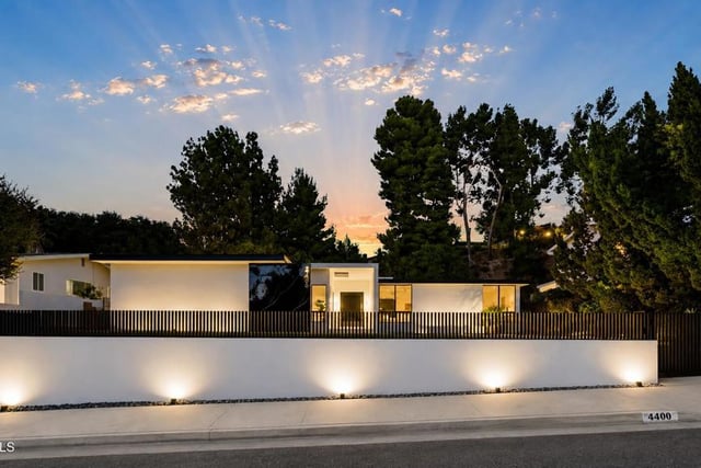 4400 Topanga Canyon Boulevard, Woodland Hills, CA 91364 — photo 4 of 51