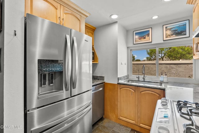 6408 Katherine Road D, Simi Valley, CA 93063 — photo 9 of 37