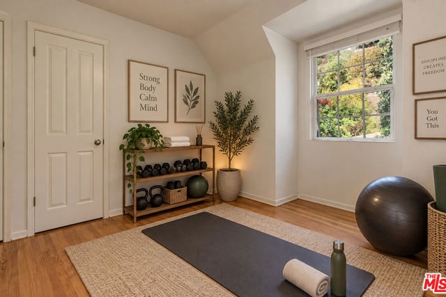 1041 Chantilly Road, Los Angeles, CA 90077 — photo 14 of 40