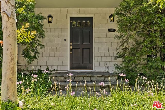 1041 Chantilly Road, Los Angeles, CA 90077 — photo 21 of 40