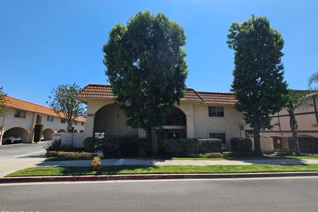 1226 Patricia Avenue 50, Simi Valley, CA 93065 — photo 6 of 24