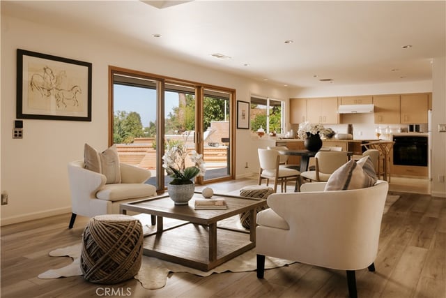 16347 Mandalay Drive, Encino, CA 91436 — photo 10 of 44