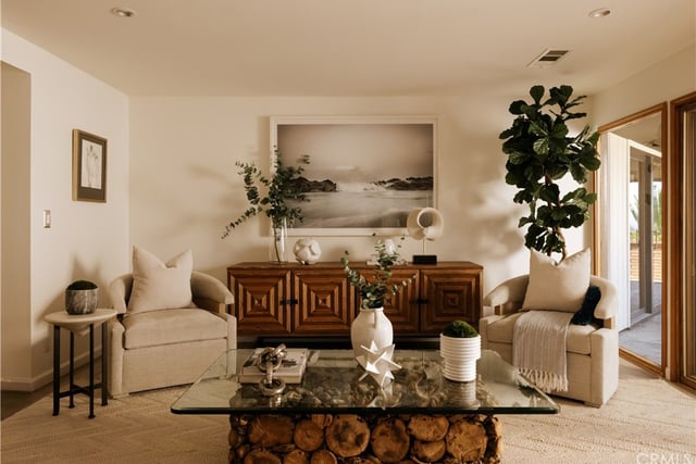 16347 Mandalay Drive, Encino, CA 91436 — photo 8 of 44