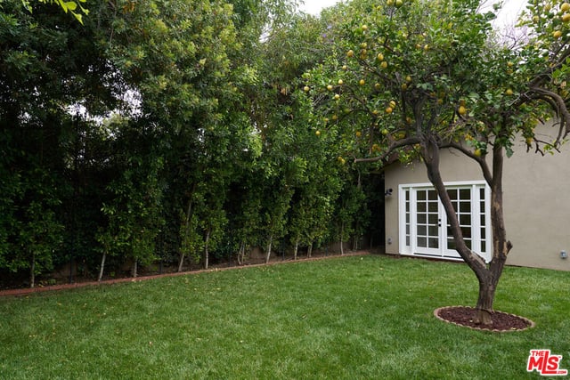 4734 Greenbush Avenue, Los Angeles, CA 91423 — photo 23 of 46