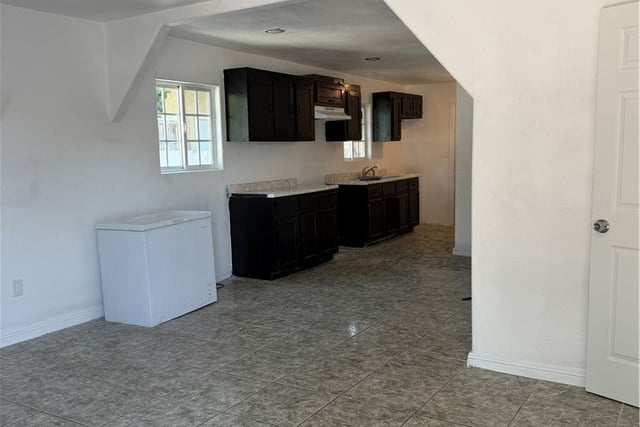 6208 Holmes, Los Angeles, CA 90001 — photo 5 of 29