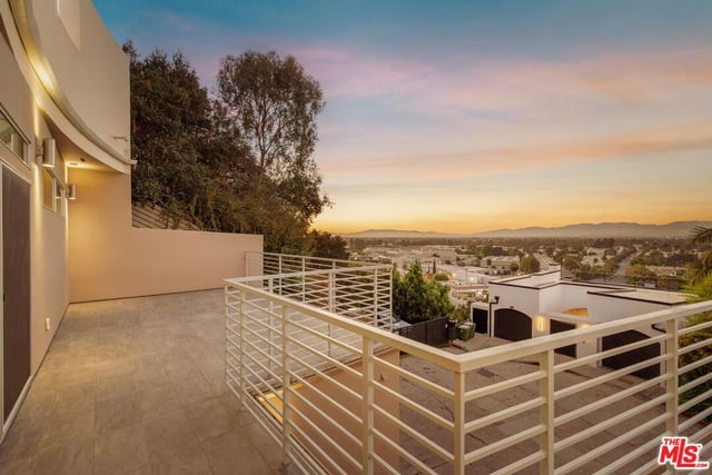 11698 Picturesque Drive, Studio City, CA 91604 — photo 32 of 35