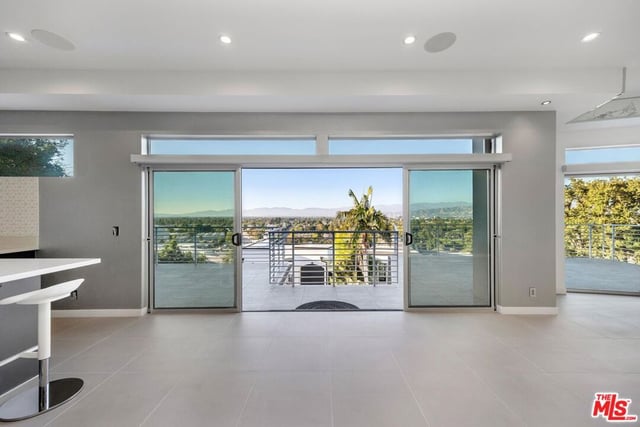 11698 Picturesque Drive, Studio City, CA 91604 — photo 9 of 35