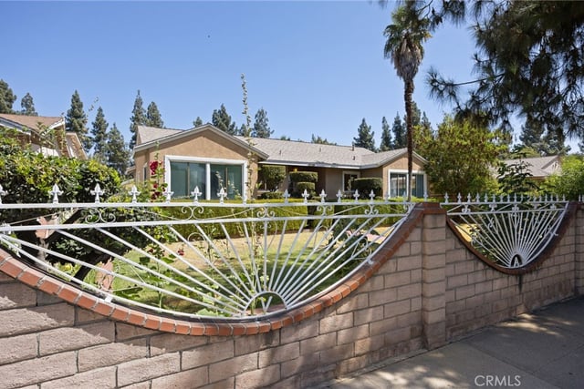 15739 Chatsworth, Granada Hills, CA 91344 — photo 4 of 34