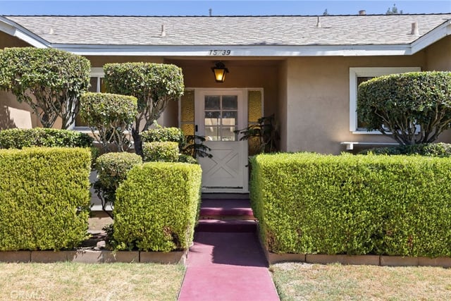 15739 Chatsworth, Granada Hills, CA 91344 — photo 6 of 34