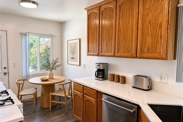 20146 Hartland, Winnetka, CA 91306 — photo 7 of 27