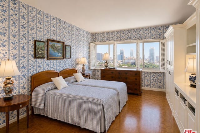10450 Wilshire Boulevard 10J, Los Angeles, CA 90024 — photo 24 of 59