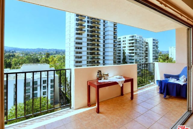 10450 Wilshire Boulevard 10J, Los Angeles, CA 90024 — photo 3 of 59