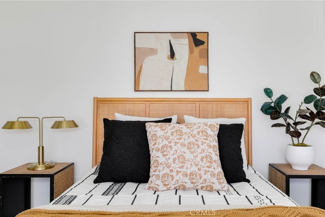 2947 S Hobart, Los Angeles, CA 90018 — photo 21 of 42