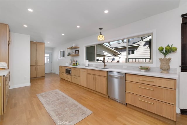 2947 S Hobart, Los Angeles, CA 90018 — photo 7 of 42