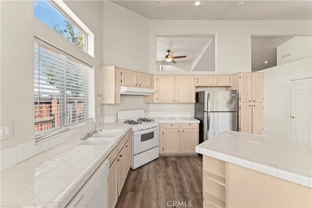 1645 E Kettering, Lancaster, CA 93535 — photo 34 of 60