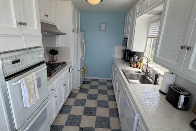 17614 Posetano Road, Los Angeles, CA 90272 — photo 26 of 57