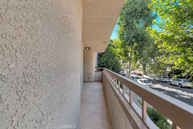 14530 Benefit Street 102, Sherman Oaks, CA 91403 — photo 20 of 60