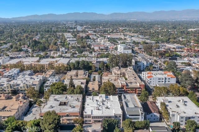 14530 Benefit Street 102, Sherman Oaks, CA 91403 — photo 43 of 60