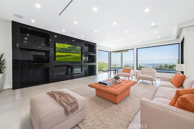 1001 Via Alta, Burbank, CA 91501 — photo 4 of 16