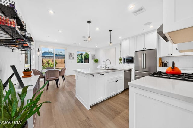 1135 N Commonwealth Avenue, Los Angeles, CA 90029 — photo 4 of 40