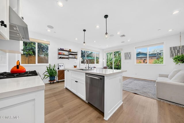 1135 N Commonwealth Avenue, Los Angeles, CA 90029 — photo 9 of 40