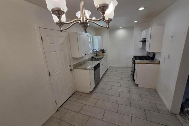 1510 E Avenue R, Palmdale, CA 93550 — photo 12 of 28