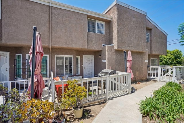 1599 W Jefferson Boulevard, Los Angeles, CA 90018 — photo 2 of 28