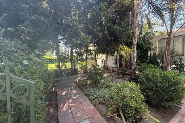 18750 Nordhoff, Los Angeles, CA 91324 — photo 4 of 5