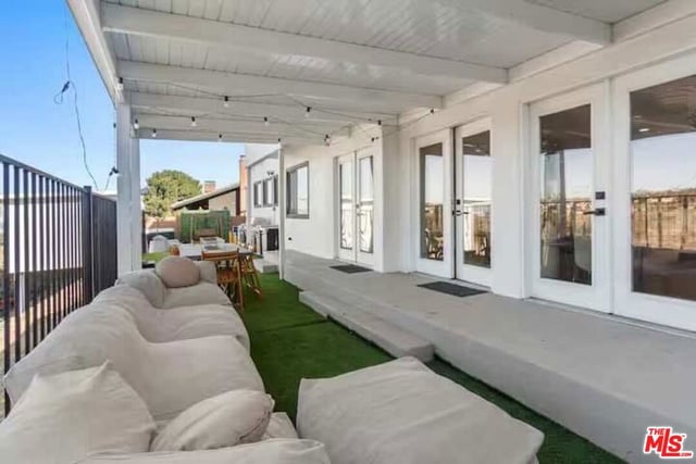 4243 Don Carlos Drive, Los Angeles, CA 90008 — photo 25 of 66