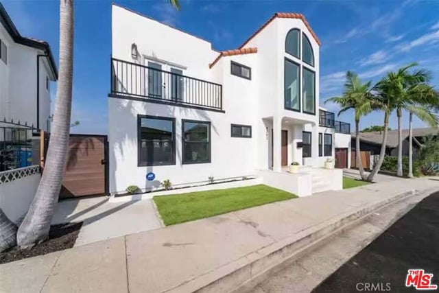 4243 Don Carlos Drive, Los Angeles, CA 90008 — photo 4 of 66