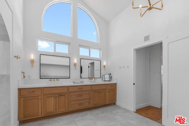 4243 Don Carlos Drive, Los Angeles, CA 90008 — photo 56 of 66