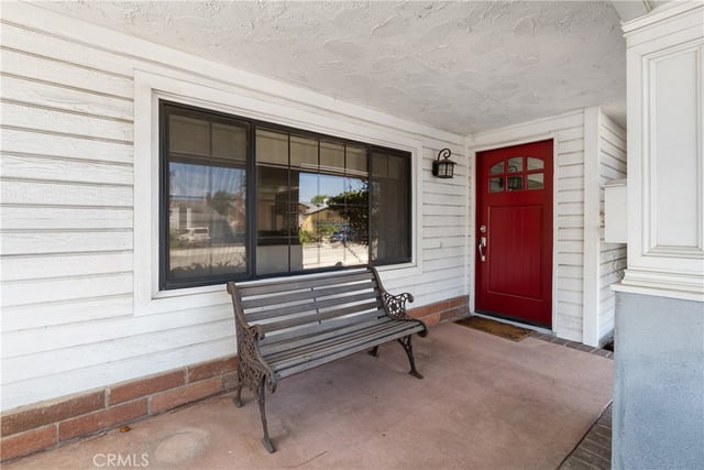 6301 Yarmouth Avenue, Encino, CA 91316 — photo 4 of 46