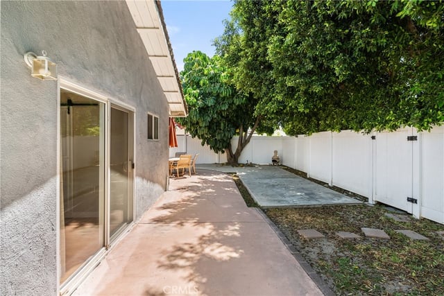 6301 Yarmouth Avenue, Encino, CA 91316 — photo 41 of 46