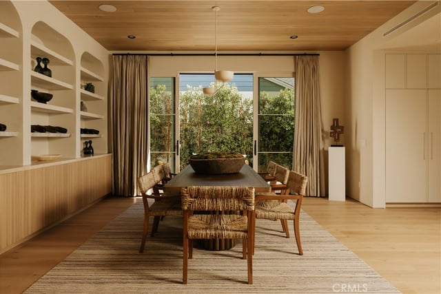 4521 Mary Ellen Avenue, Sherman Oaks, CA 91423 — photo 14 of 56