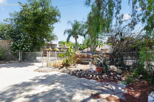 9208 Thompson Avenue, Chatsworth, CA 91311 — photo 13 of 18
