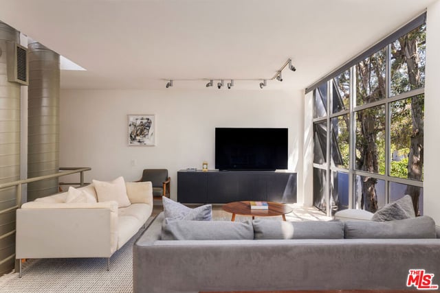 2433 28th Street B, Santa Monica, CA 90405 — photo 7 of 25