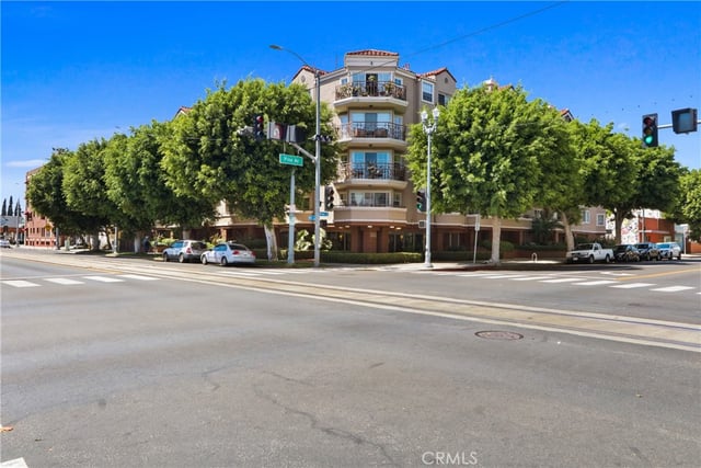 801 Pine Ave. #310, Long Beach, CA 90813 — photo 2 of 35