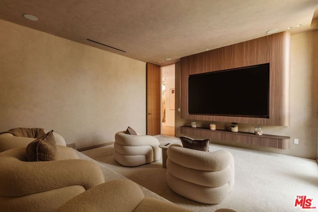 800 N La Jolla Avenue, Los Angeles, CA 90046 — photo 11 of 34