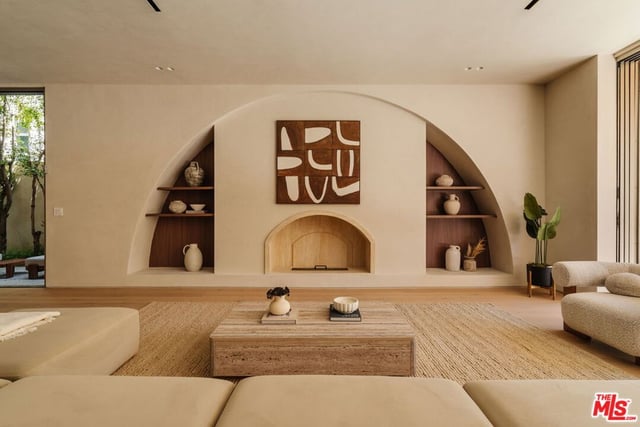 800 N La Jolla Avenue, Los Angeles, CA 90046 — photo 2 of 34